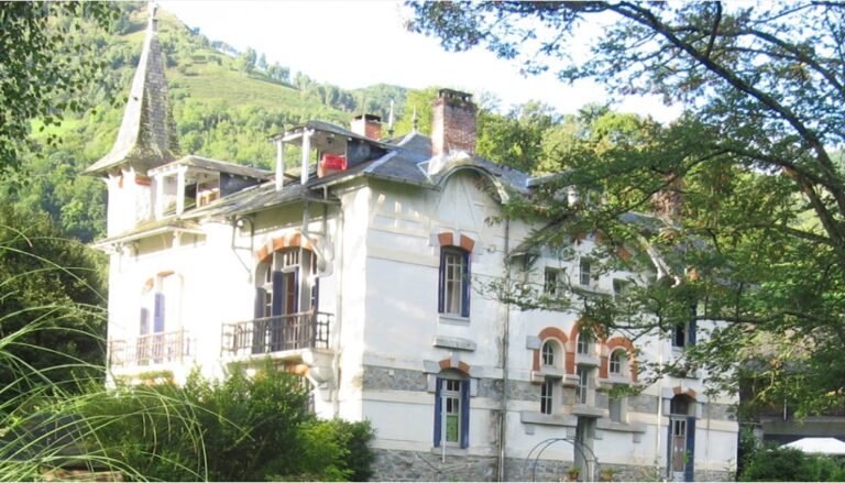 Petit Chateau